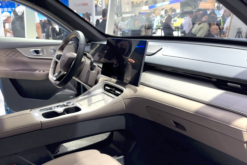 Chery Tiggo 8 interior