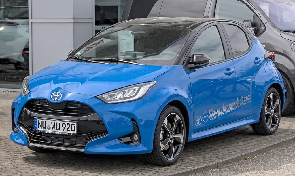 Toyota Yaris Cross driving