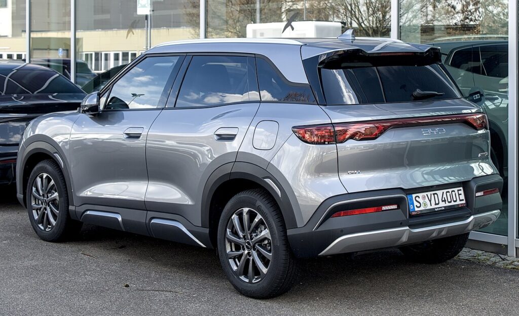 BYD Atto 3 driving
