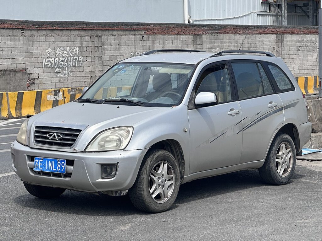 Chery Tiggo 8 driving