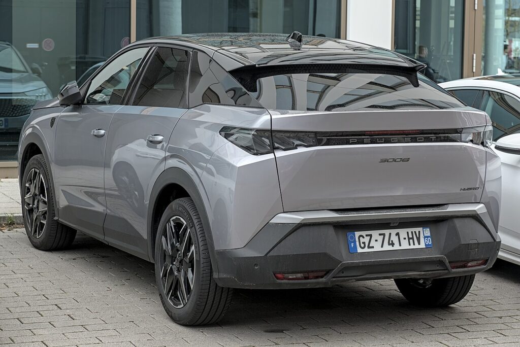 Peugeot 3008 driving