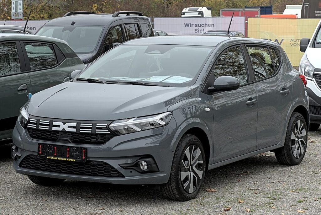 Renault Sandero Stepway driving