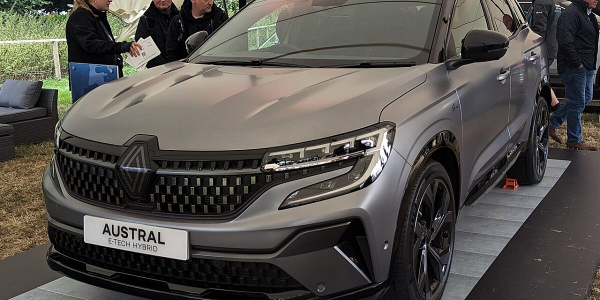 Renault Austral E-Tech Hybrid İncelemesi: Fransız C-SUV’un Hibrit Kozu Türkiye’de Ne Kadar İşe Yarıyor?