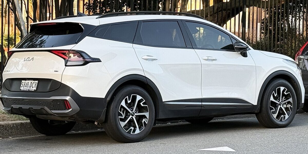 Kia Sportage 1.6 T-GDI Hybrid İncelemesi: C-SUV Segmentinin Kore Çiftinin İkinci Kozu Türkiye’de Tucson’ın Gölgesinden Çıkabiliyor mu?