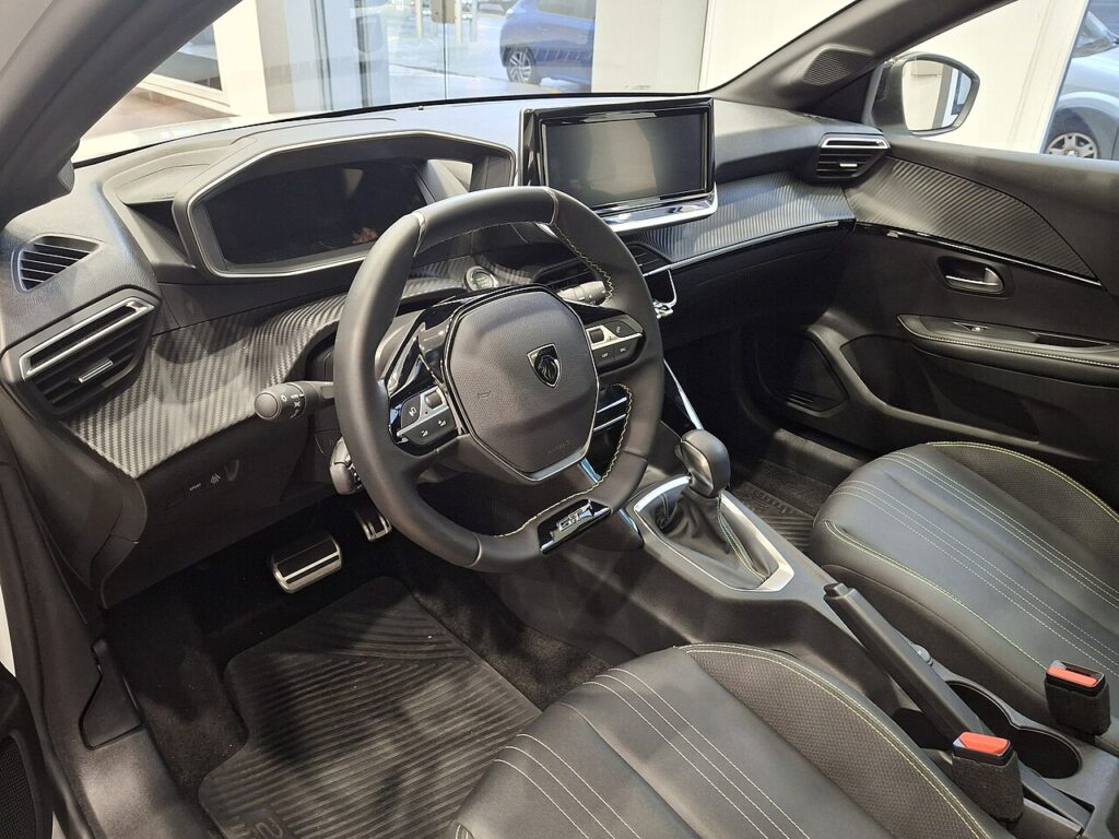 Peugeot 208 interior