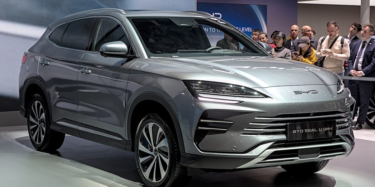 BYD Seal İncelemesi: Çin’in Elektrikli Sedan Amiral Gemisi Türkiye’nin C Segment Savaşında Tesla’ya Gerçek Rakip mi?