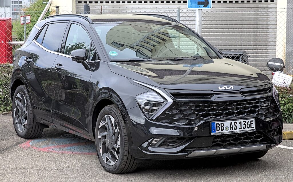 Kia Sportage driving