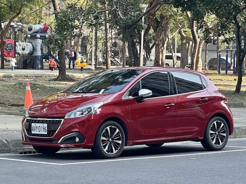 Peugeot 208 driving