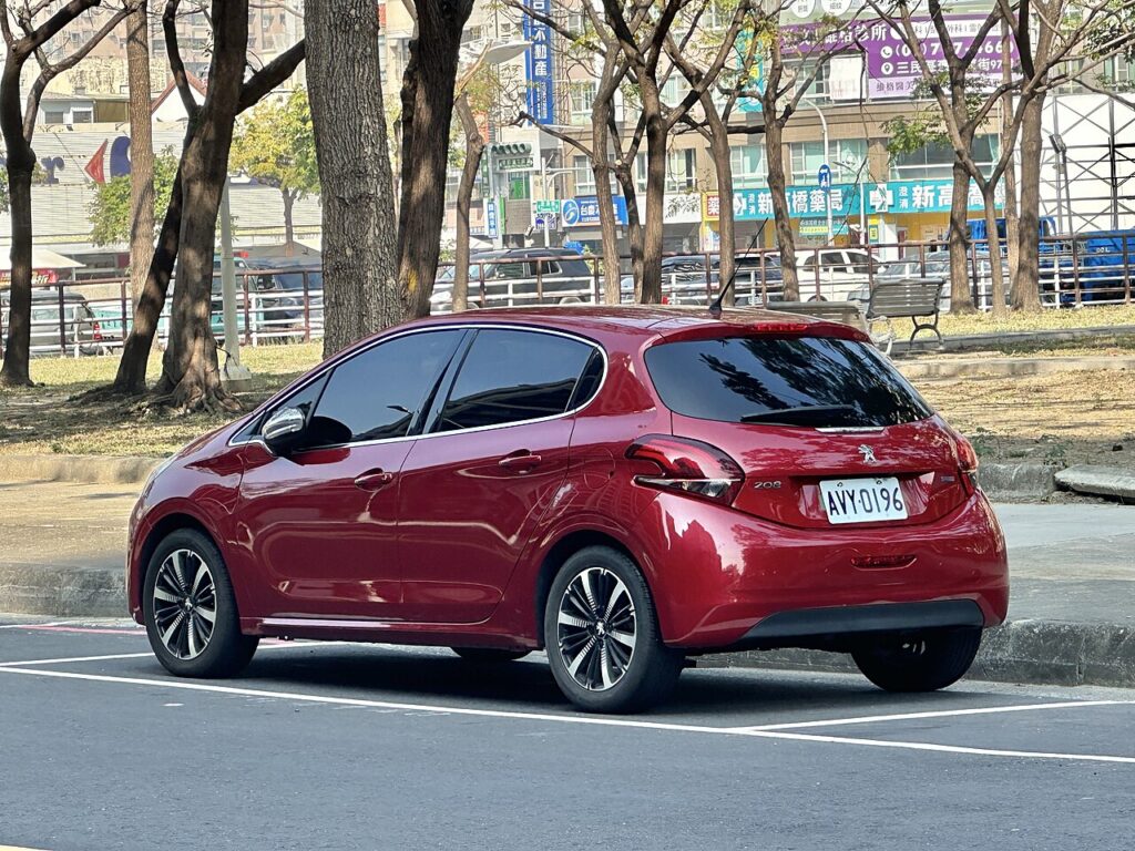 Peugeot 208 exterior