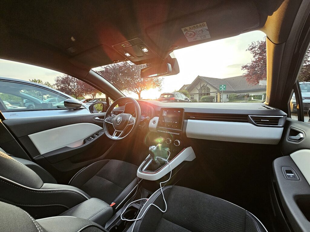 Renault Clio interior