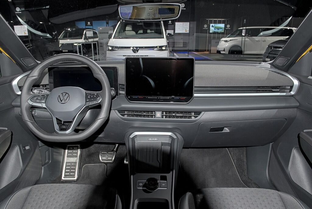 Volkswagen T-Roc dashboard