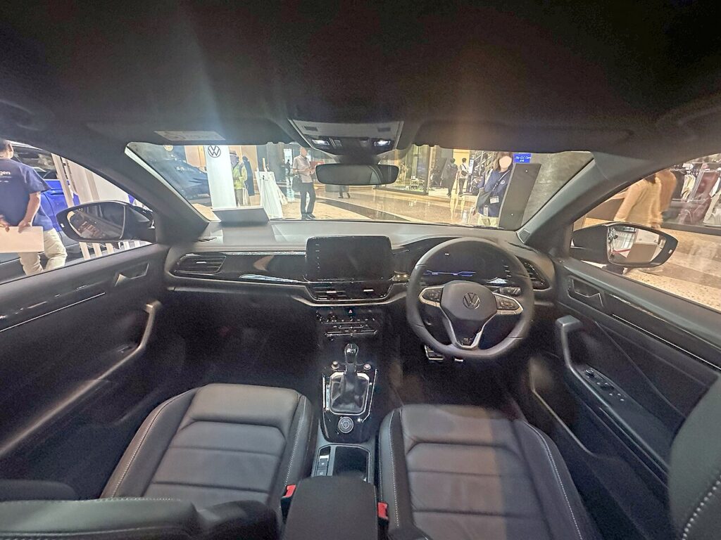 Volkswagen T-Roc interior